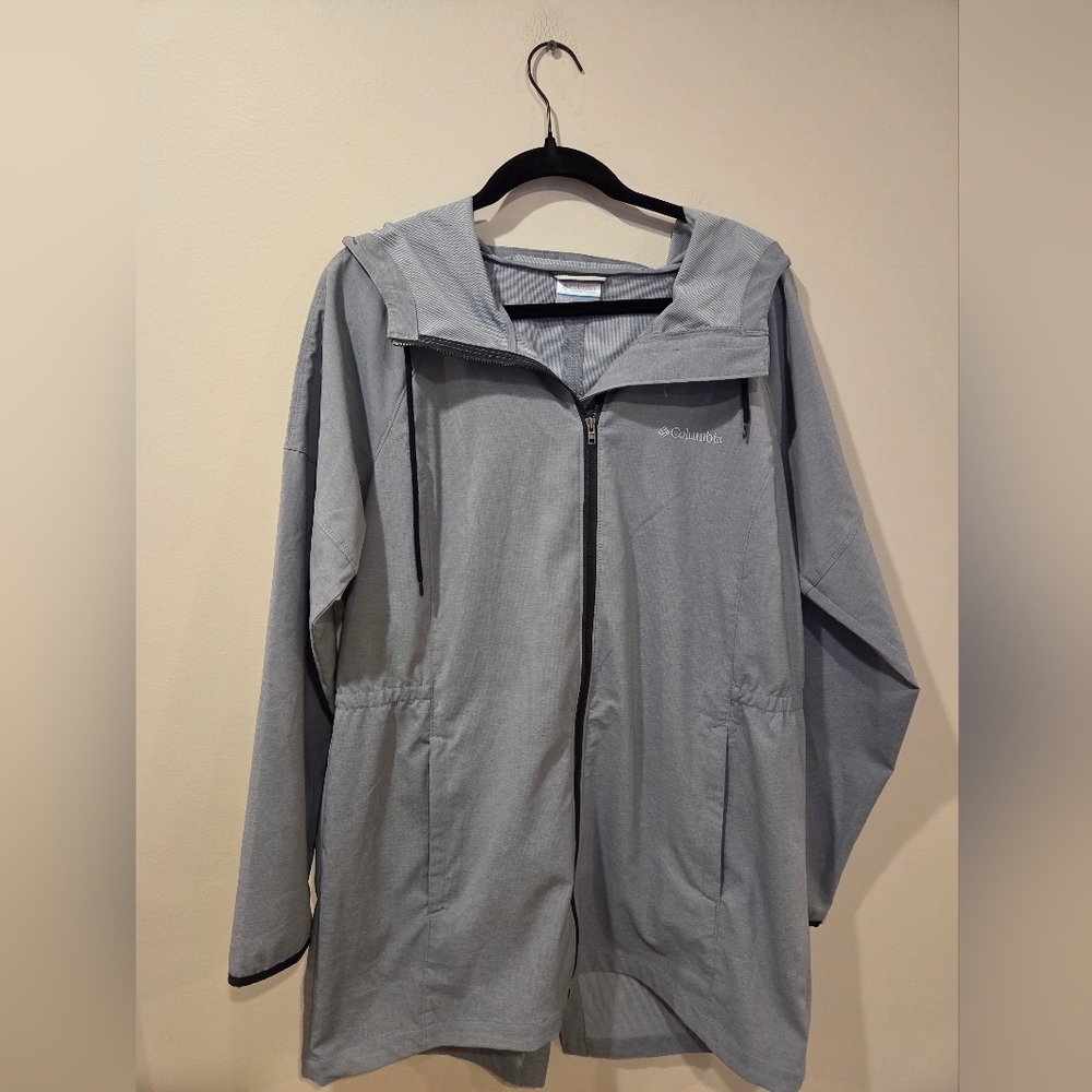 Columbia Women's Gray Softshell Hooded Jacket - Picture 2 of 5